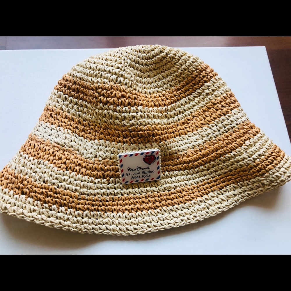 Chanel🔥SOLD🔥Brooch Hat Pin Letter Envelope Pearl - Picture 11 of 11